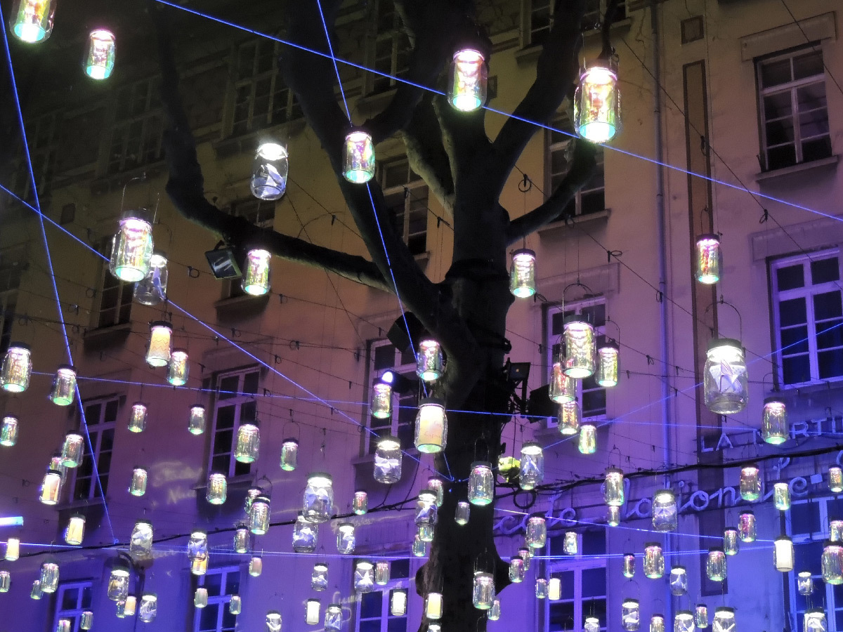 Lumières en soi(e), place Rambaud, Lyon, France - Plasticien lumière : Creatmosphere