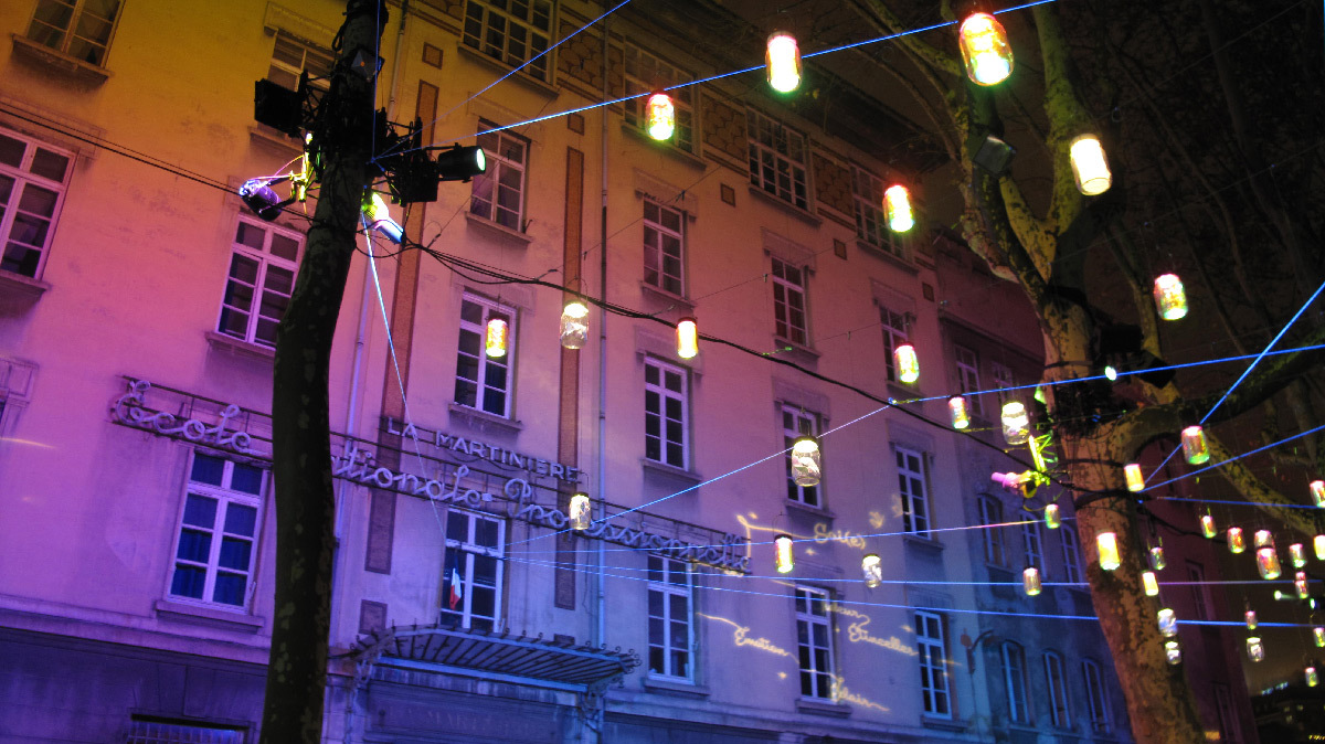 Lumières en soi(e), place Rambaud, Lyon, France - Plasticien lumière : Creatmosphere