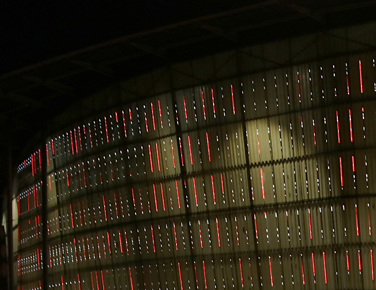 Palais des congres, Lille, France - média façade intégrée - Architecte : Rem Koolhaas - Concepteur lumière : Jean-Philippe Corrigou