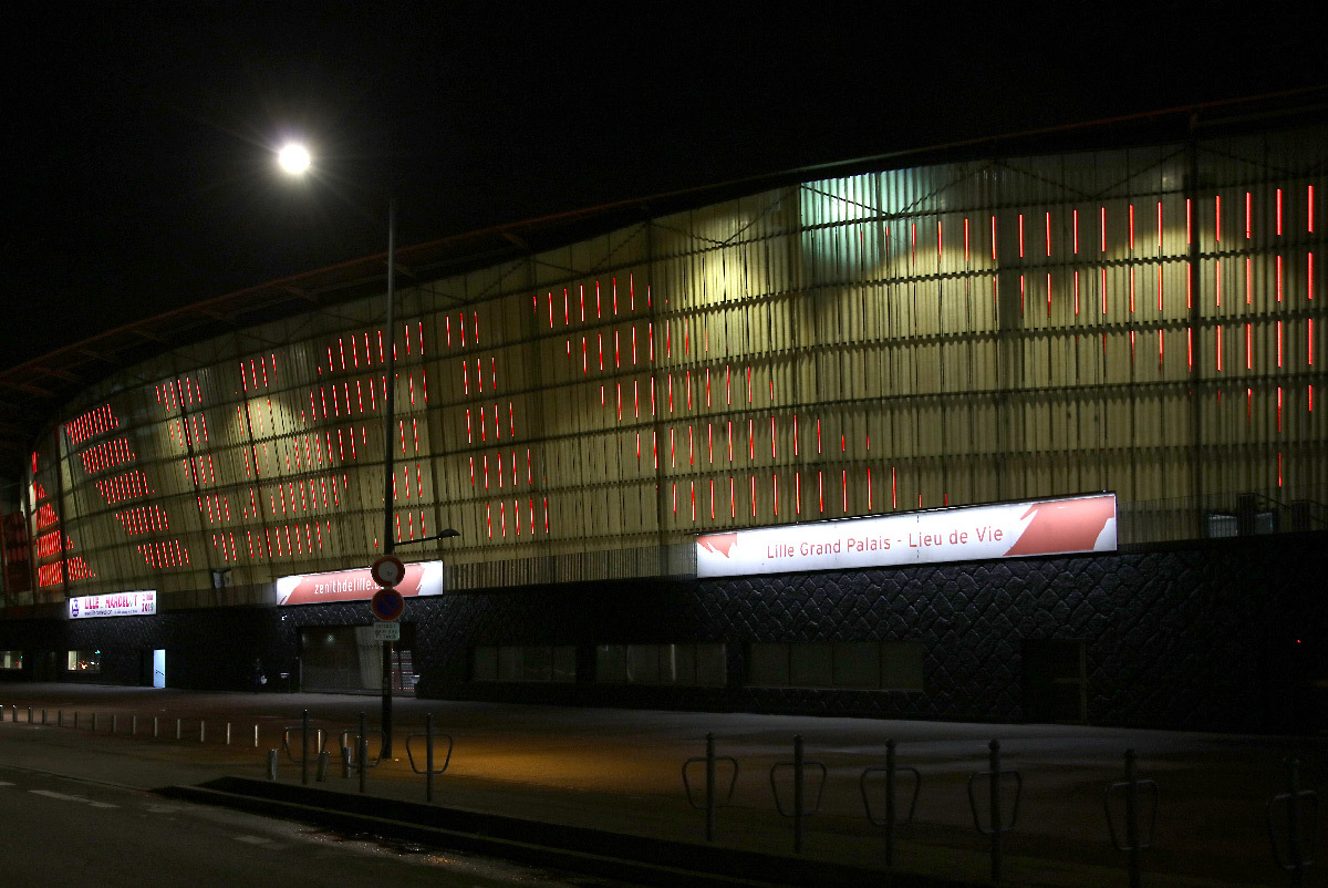 Palais des congres, Lille, France - média façade intégrée - Architecte : Rem Koolhaas - Concepteur lumière : Jean-Philippe Corrigou