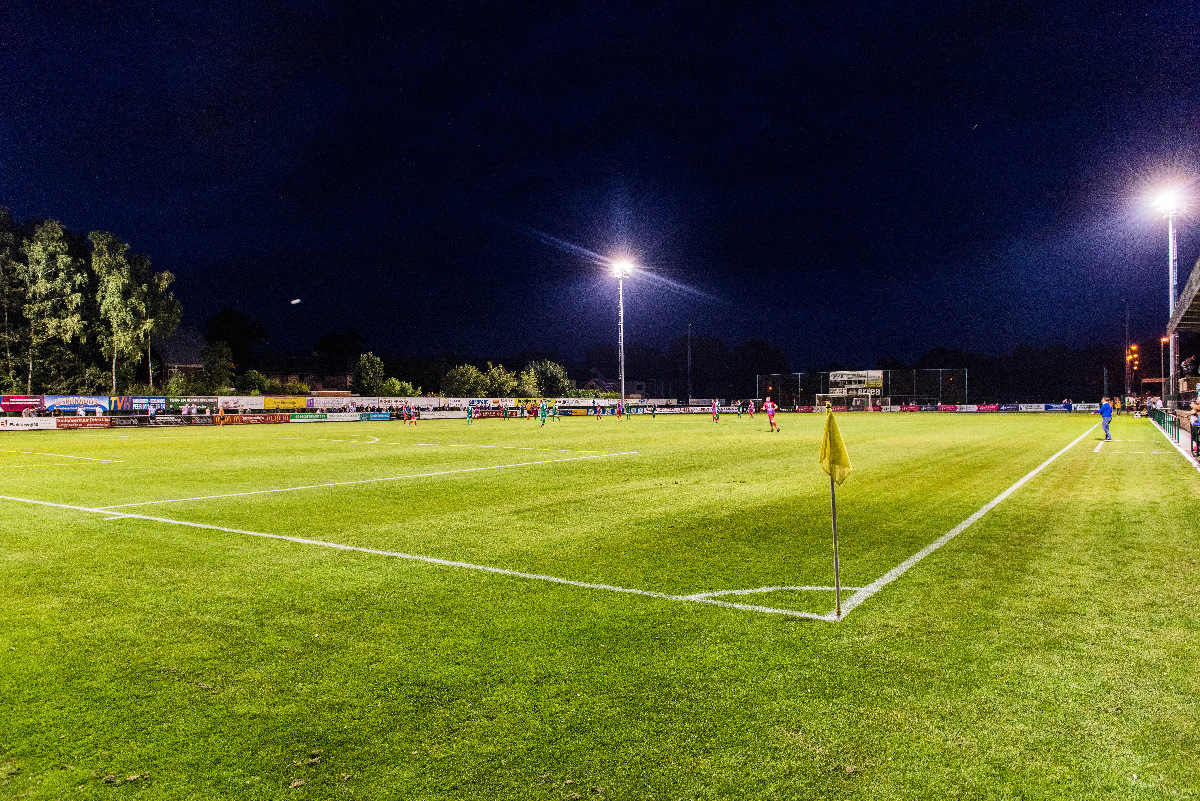 Terrain de football éclairé en LED