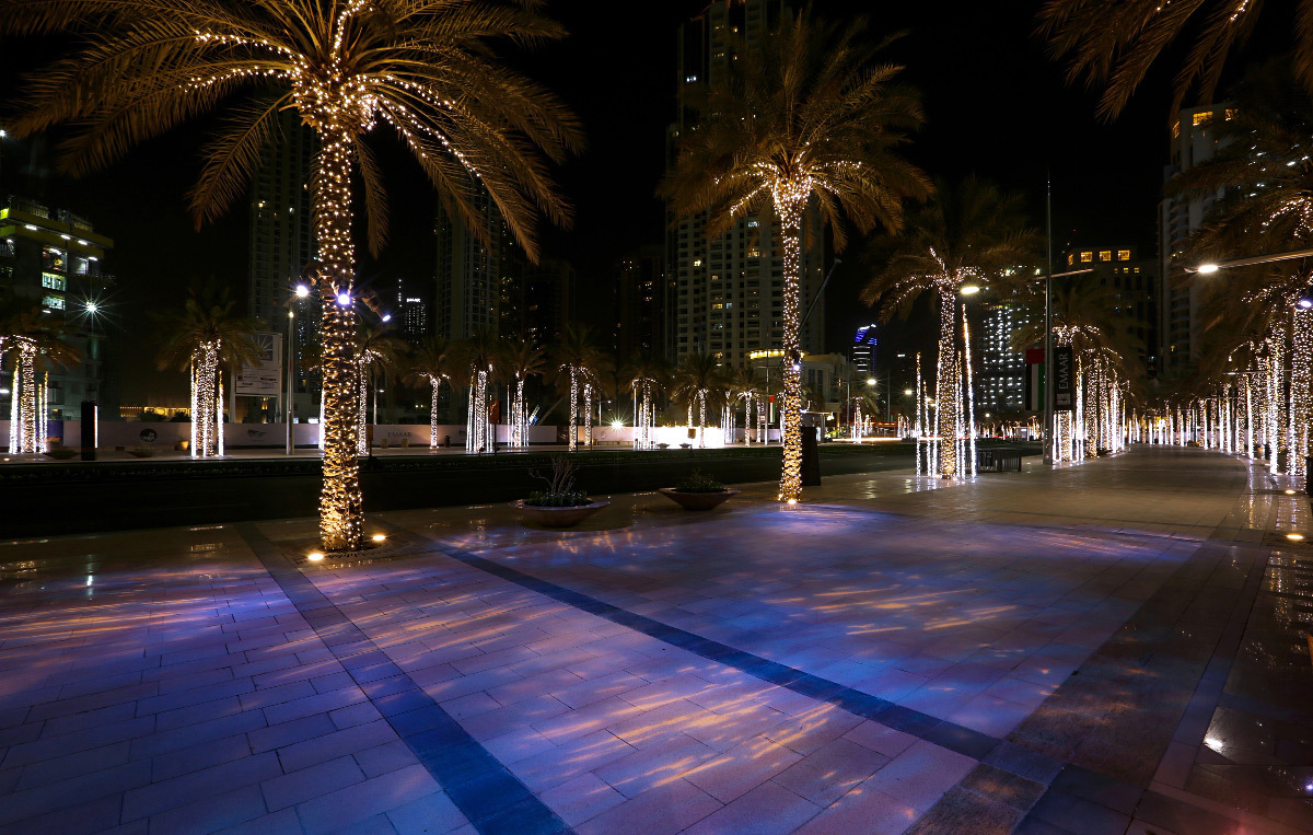 Boulevard Emaar, Dubaï, Émirats Arabes Unis - Concepteur lumière : Umaya Lighting Design - Projecteurs à gobo : CL-PROFILE LED