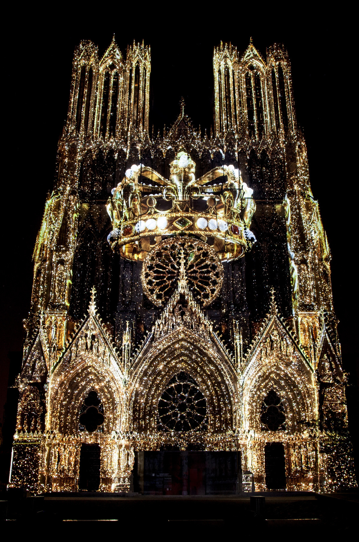 Regalia, spectacle multimédia, son et lumière, cathédrale de Reims, France