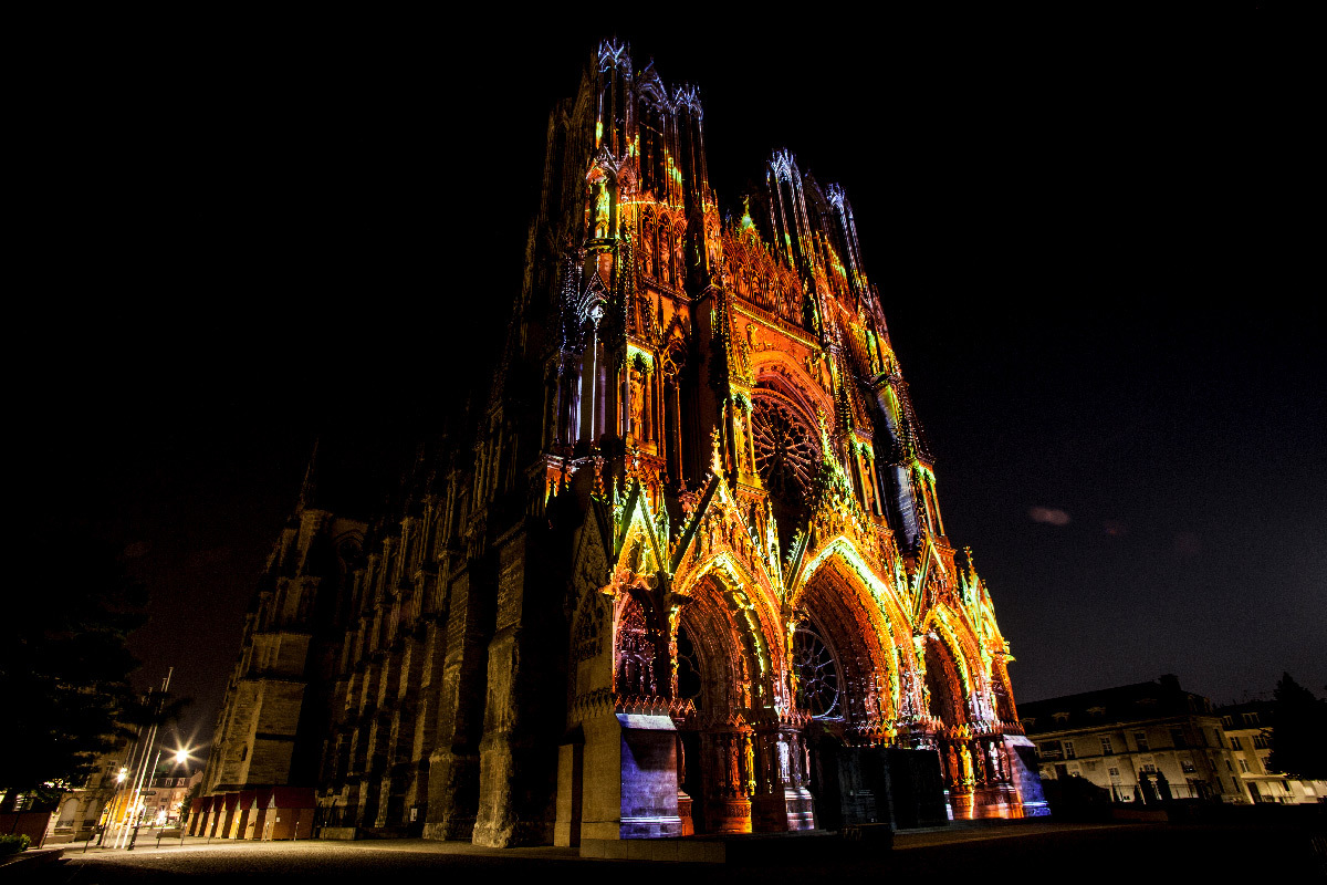 Regalia, spectacle multimédia, son et lumière, cathédrale de Reims, France