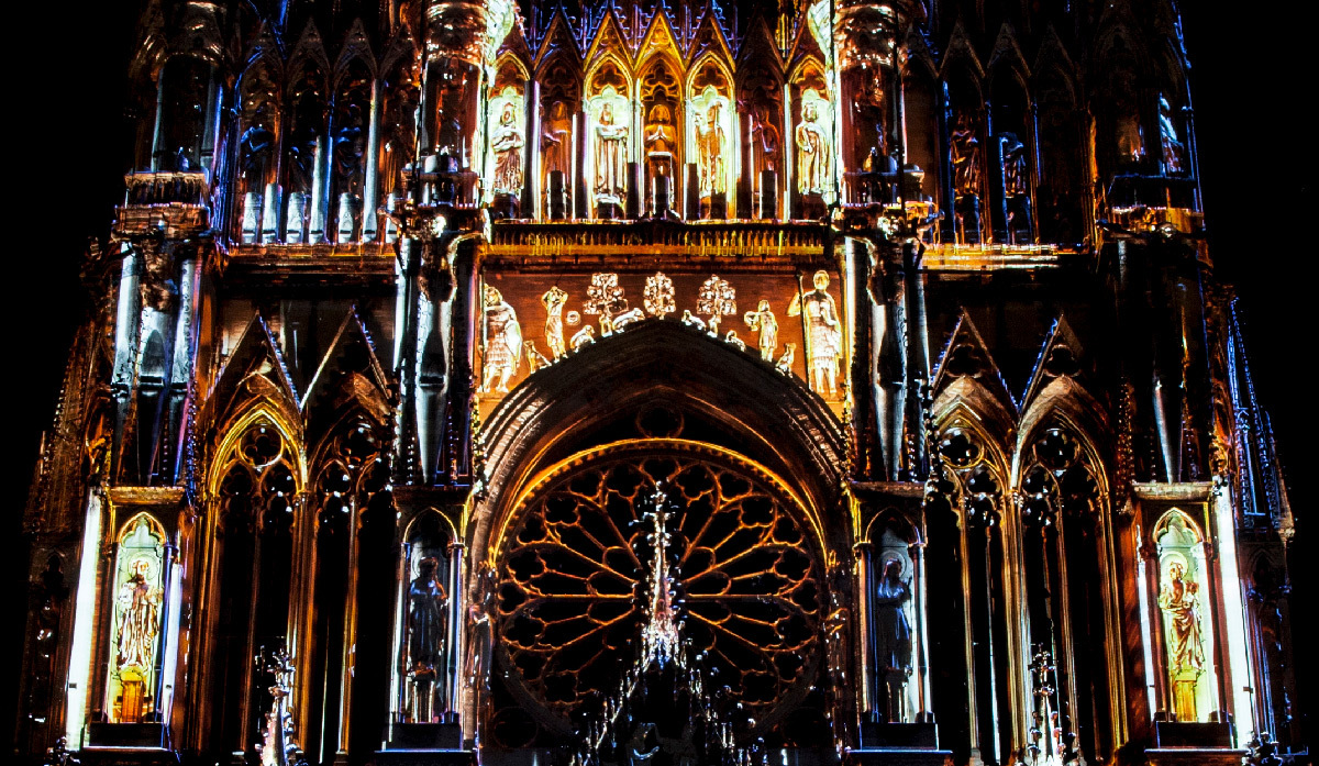 Regalia, spectacle multimédia, son et lumière, cathédrale de Reims, France