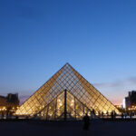 Pyramide du Louvre, Musée du Louvre, Paris, France - illumination - Architecte : Ieoh Ming Pei - Ingénieur : Roger Nicolet © Vincent Laganier