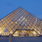 Pyramide du Louvre, Musée du Louvre, Paris, France - illumination - Architecte : Ieoh Ming Pei - Ingénieur : Roger Nicolet © Vincent Laganier