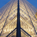 Pyramide du Louvre, Musée du Louvre, Paris, France - illumination - Architecte : Ieoh Ming Pei - Ingénieur : Roger Nicolet © Vincent Laganier