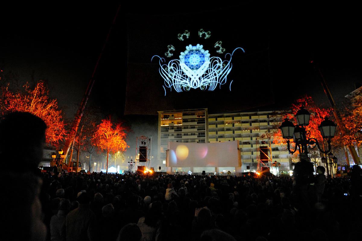 Danse des lumières, Lyon, France - Cie Acte, Moment Factory - Fete des Lumières 2009 © Photo Guillaume Plisson, Moment Factory