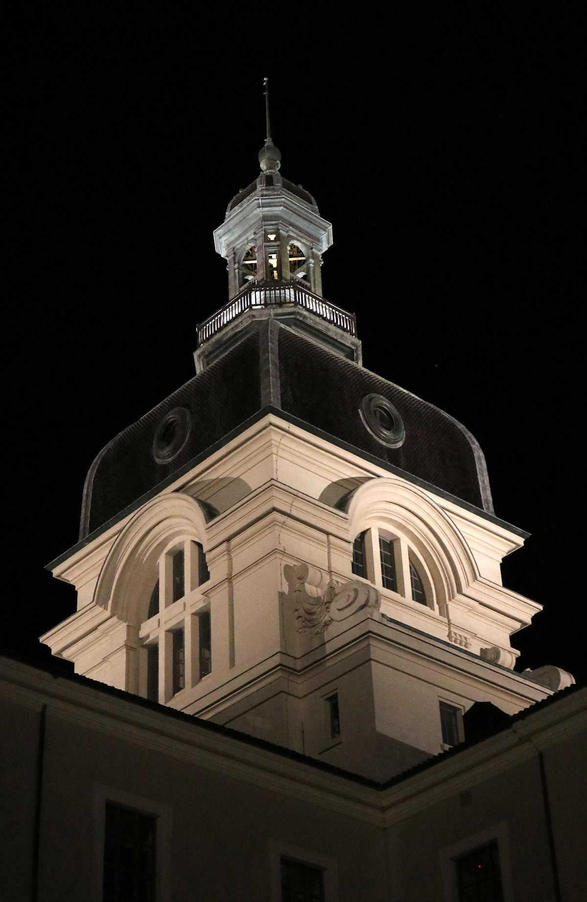 Grand Hôtel-Dieu, mise en lumière, dôme Pascallon, depuis une cour intérieur, Lyon, France