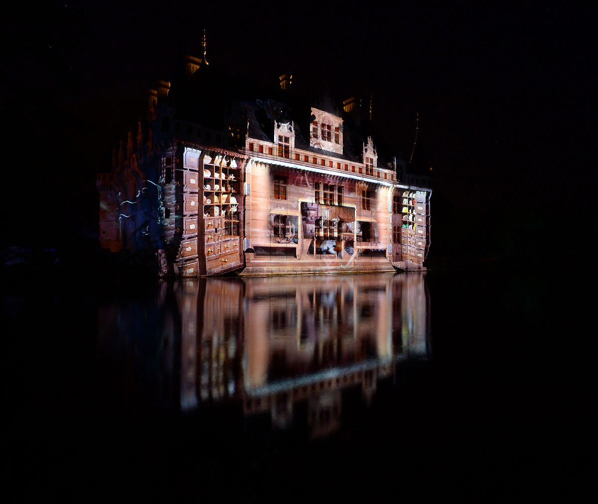 Les Nuits Fantastiques, château d'Azay le Rideau, France - son et lumière - création 2019 Explore studio © Léonard de Serres - CMN