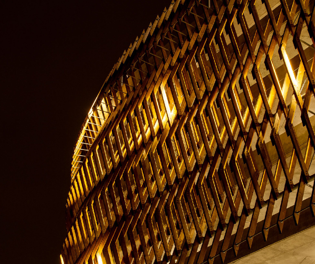 Parcazur Charles Ehrmann, parc-relais, Nice, France - Architectes : BLP & Associes - Concepteur lumière : 8’18’’ © Anthony Perrot