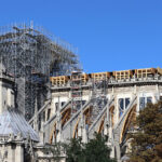 Cathédrale Notre-Dame de Paris, échafaudage, cœur et façade sud sans toiture et vitraux - Septembre 2019 © Vincent Laganier