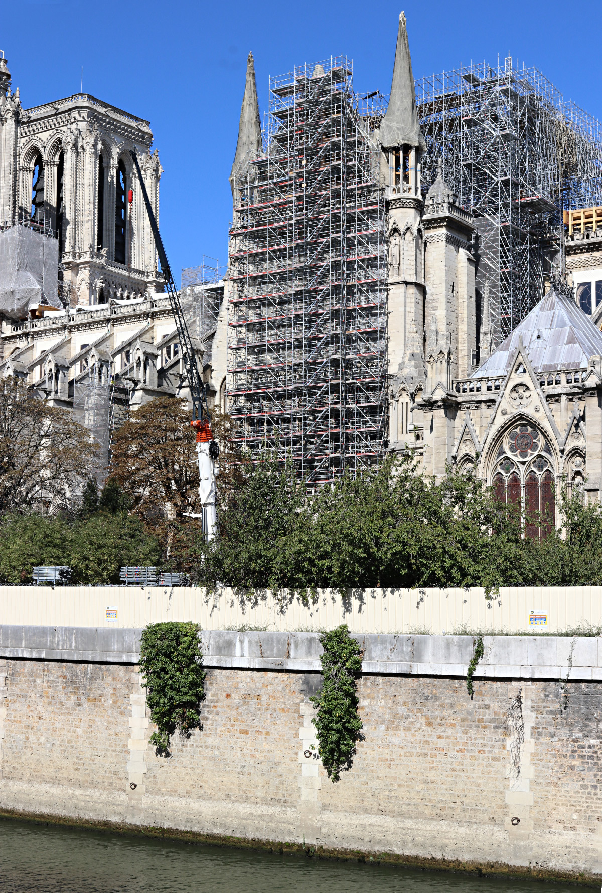 Cathédrale Notre-Dame de Paris, transept sud avec échafaudage sans toiture - Septembre 2019 © Vincent Laganier