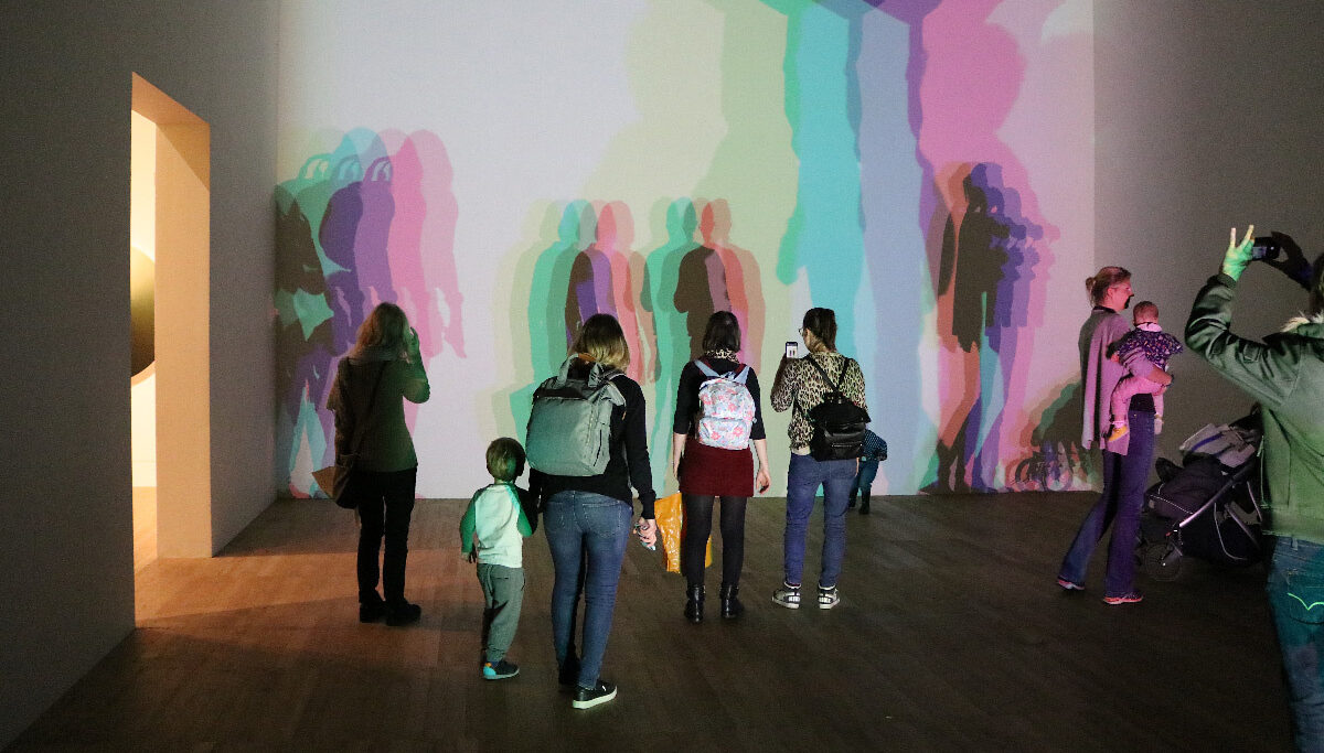 Your uncertain shadow (colour), Olafur Eliasson, 2010 - Ton ombre incertaine © Vincent Laganier