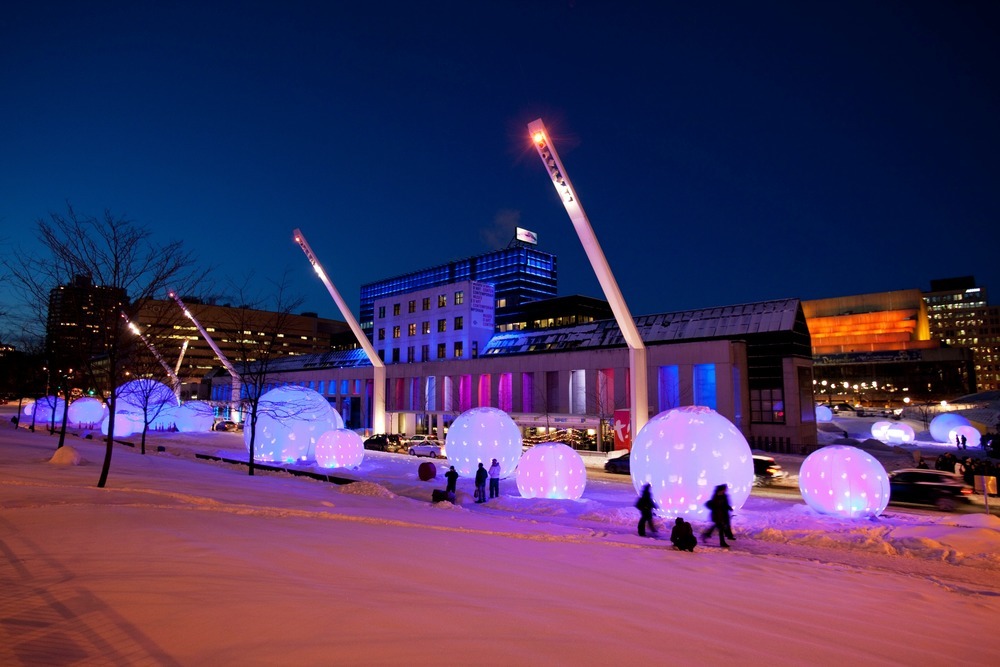 Sphères polaires, par Lucion - Luminothérapie 2010-2011, Quartier des Spectacles, Montréal, Québec