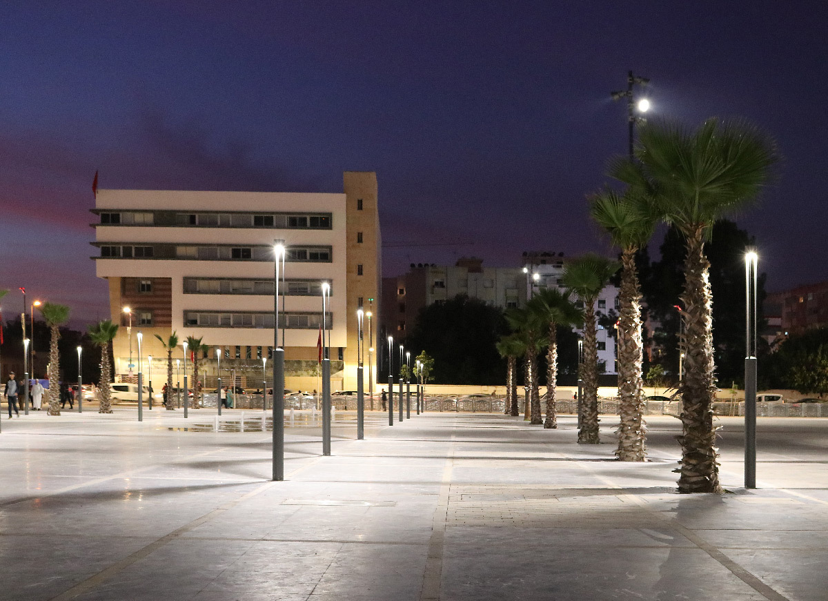 Lumière sur la place, gare de Kénitra, Maroc - Architectes : OKA, SDA