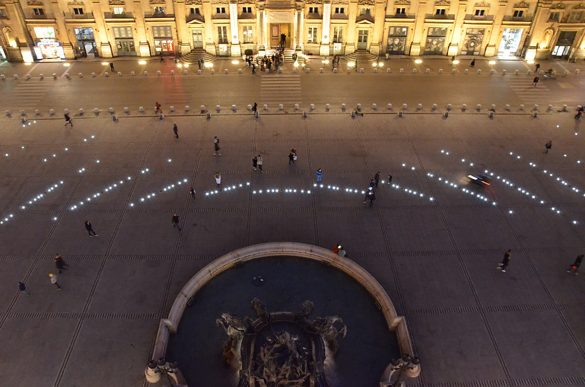 Place des Terreaux réhabilitée en ondes de lumière, Lyon