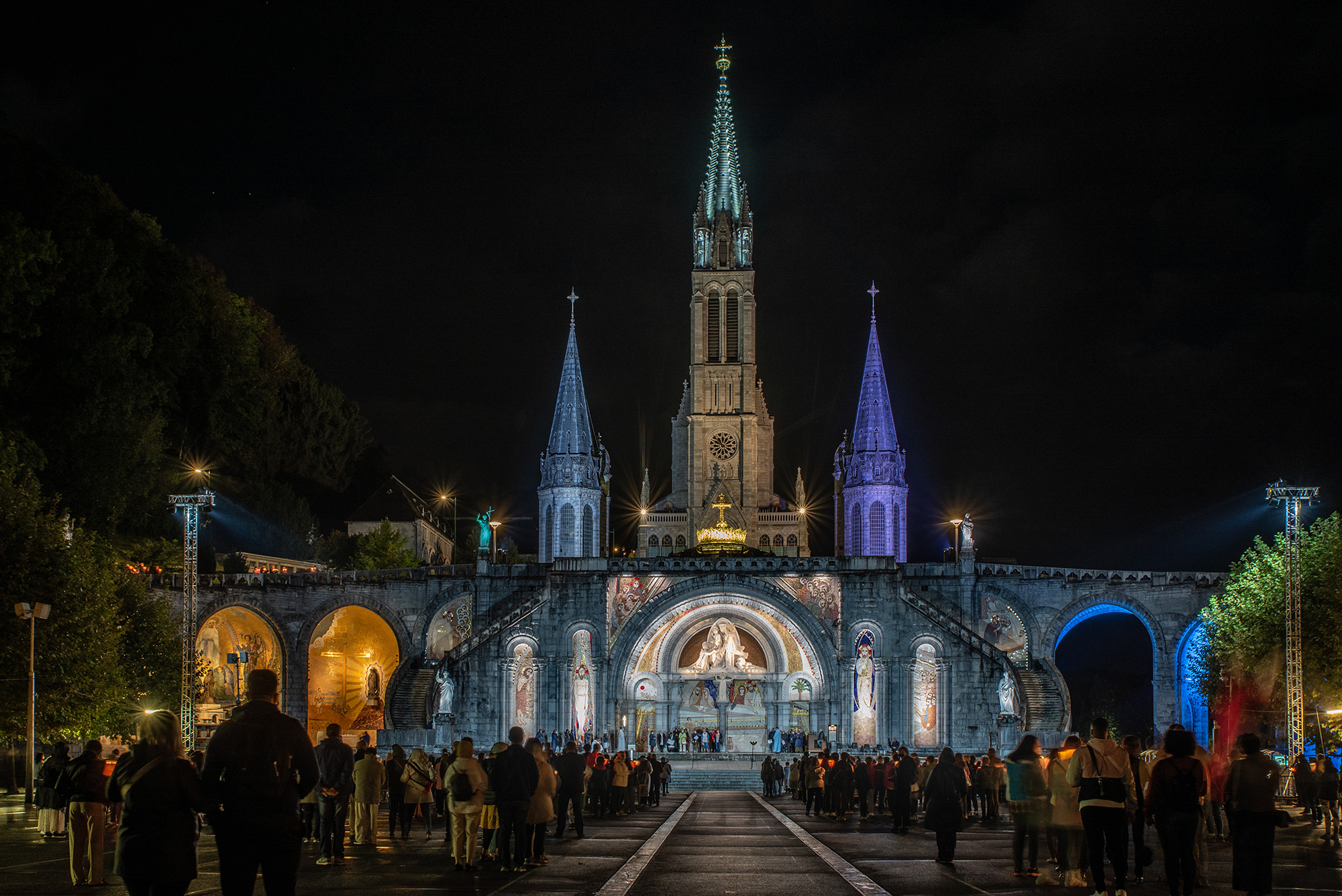 La mise en lumière du sanctuaire de Lourdes se poursuit