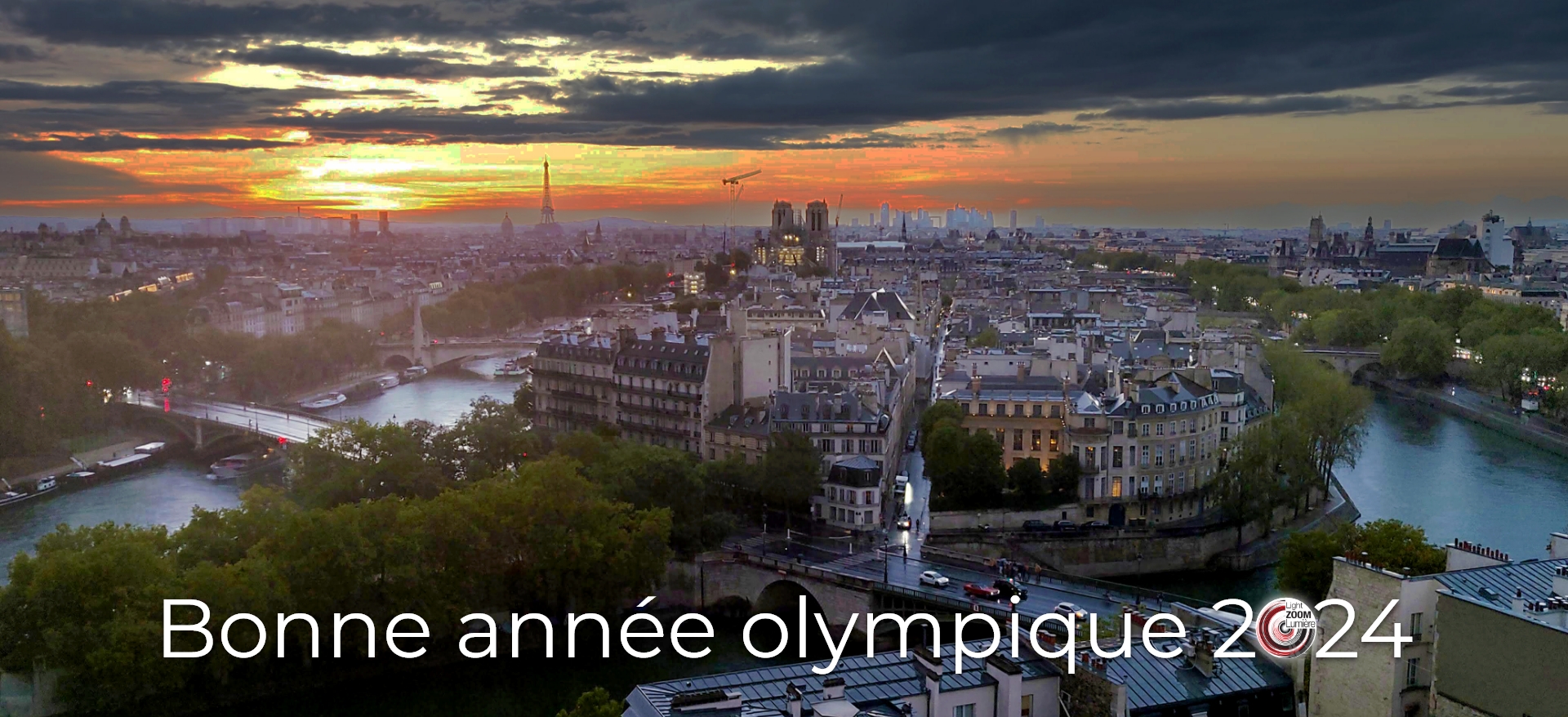 Paris candidat pour les JO 2024 avec un mapping vidéo pour le logo