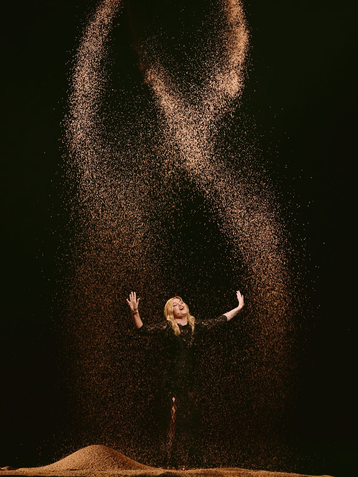 Eurovision 2025 France - Louane, maman - Second Semi-Final, St. Jakobshalle, Bale, Suisse © Alma Bengtsson, EBU