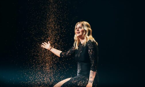 Eurovision 2025 France - Louane, maman - Second Semi-Final, St. Jakobshalle, Bale, Suisse © Sarah Louise Bennett, EBU