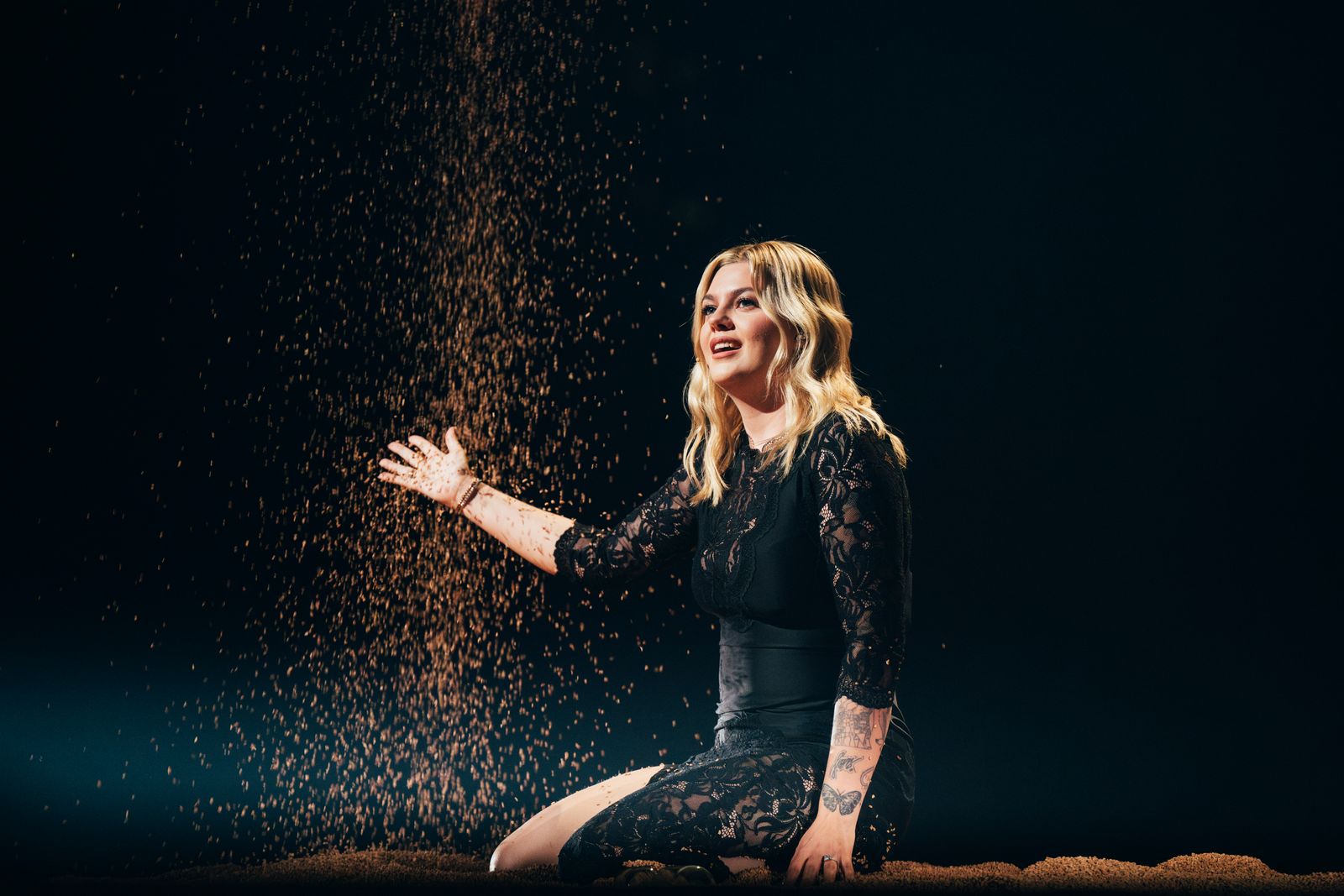 Eurovision 2025 France - Louane, maman - Second Semi-Final, St. Jakobshalle, Bale, Suisse © Sarah Louise Bennett, EBU