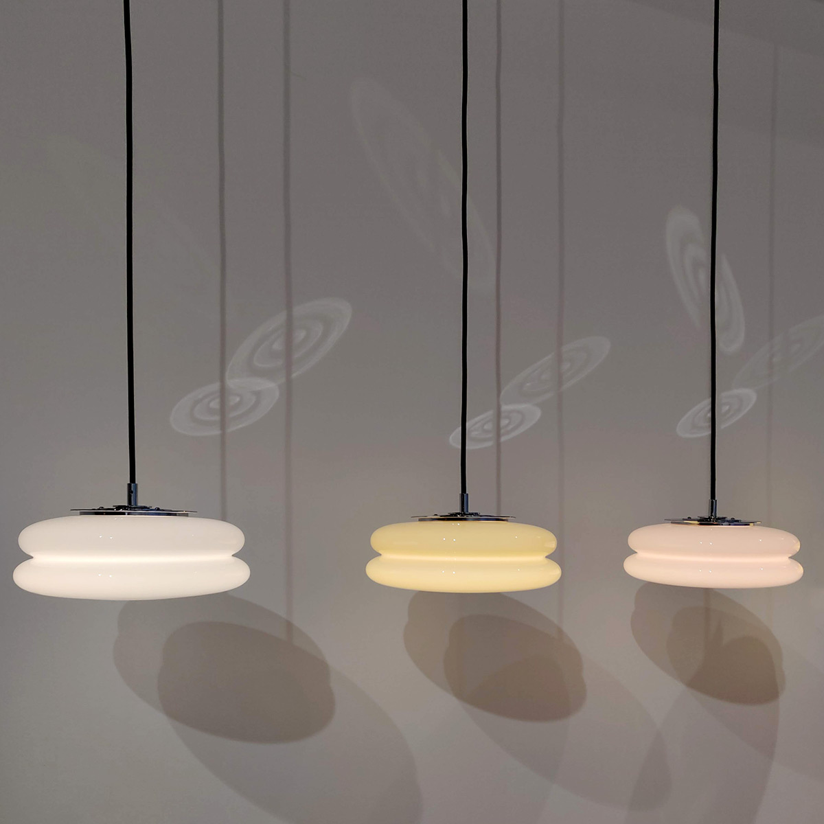 Snowman Solid Pendant, White, Butter, Chrome - Designer et fabricant lkwang Lighting