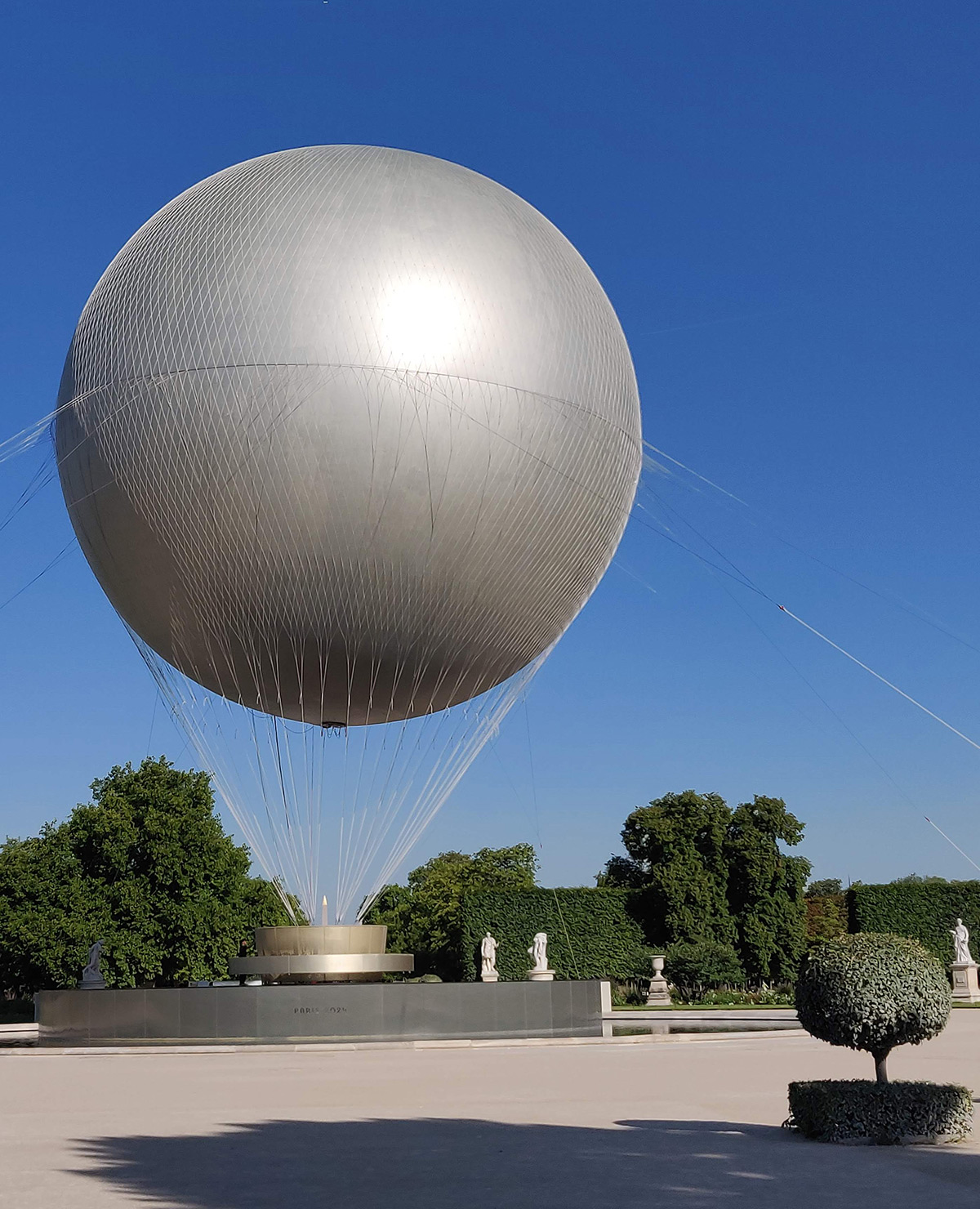 Vasque olympique Tuileries 2025, montgolfière au sol, horaires du matin