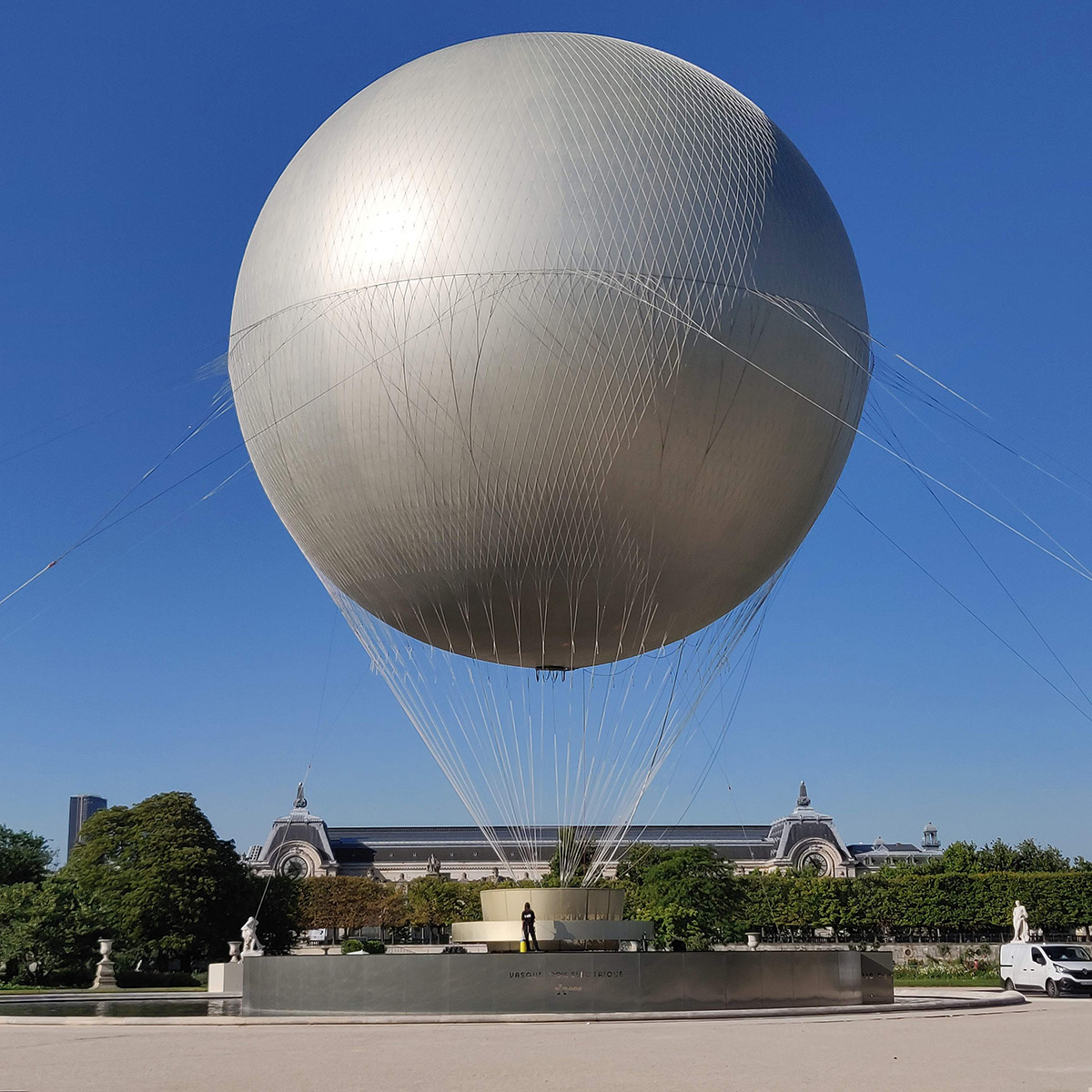 Vasque olympique Paris horaires 2025, jardin des Tuileries, montgolfière au sol