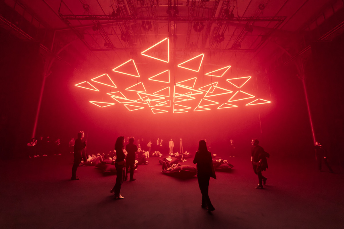 Into The Light, exposition lumière, la Villette, Paris, France - GRID, de Christopher Bauder et Robert Henke