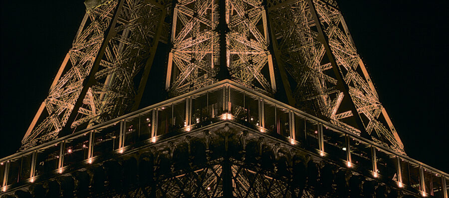 Tour Eiffel, Paris, France - illumination, détail éclairage - Conception lumière, éclairagiste : Pierre Bideau, SNTE - Photo © Vincent Laganier