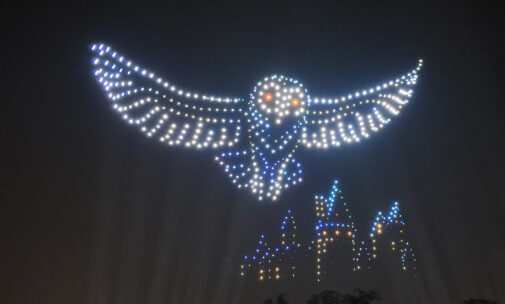 DroneArt Show Harry Potter™ 2026 Lyon, Nice, Paris - Hibou, chateau Poudlard, Nova Sky Stories, Fever © Warner Bros, Entertainment Inc. Publishing Rights © Vincent Laganier
