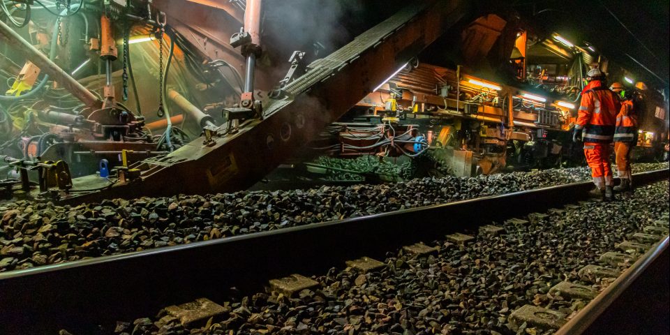 Éclairage de chantier LGV et régénération des voies ferrées