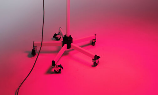 Carré Rouge, système de photobiomodulation, 2024 © Loupi