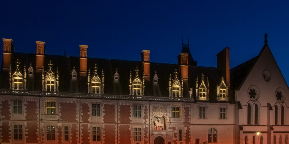 Château royal de Blois, France - Concepteur lumière Pailum - Installateurs Save Technologie, R2 - Architecte du patrimoine Trait Carré Architectes – Éclairage architectural - Photo © Vincent Laganier, LZL Services