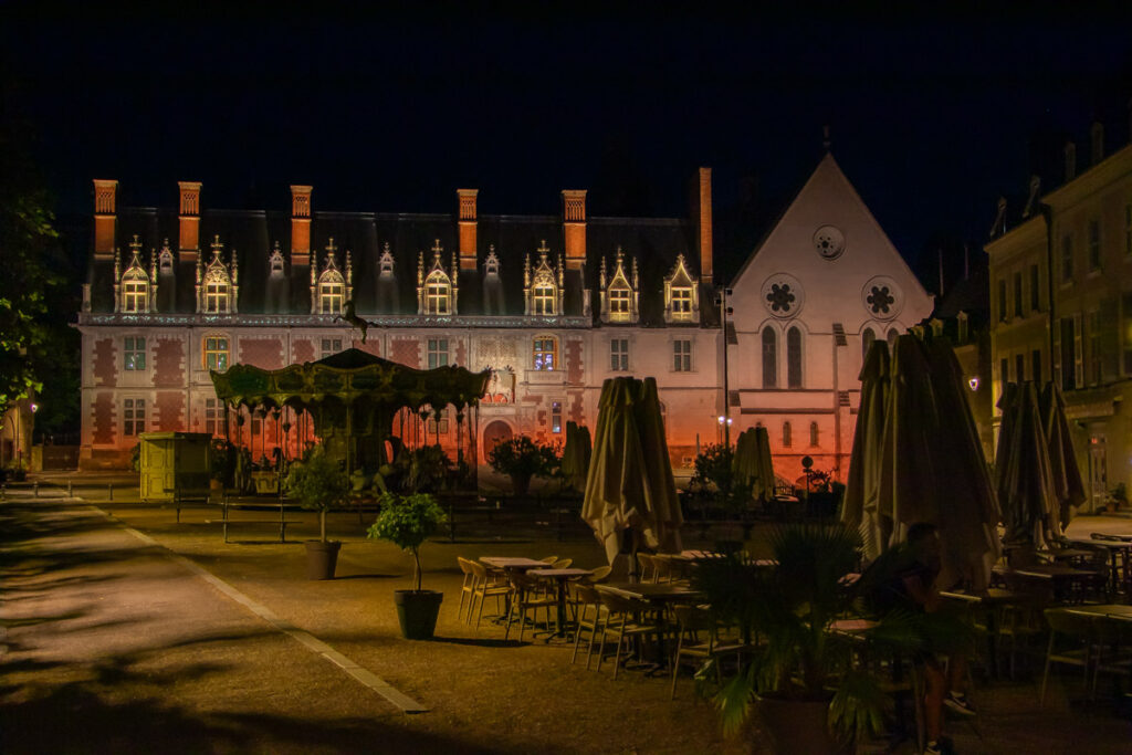 Château royal de Blois et sa place, France - Concepteur lumière Pailum