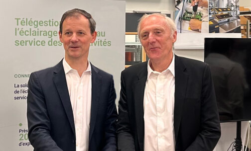 Dominique Néel, directeur général délégué, Bouygues Energies & Services et Dominique Pinault, président, groupe Accédia - lancement fabrication en France du citybox LoRa © Creative Corner