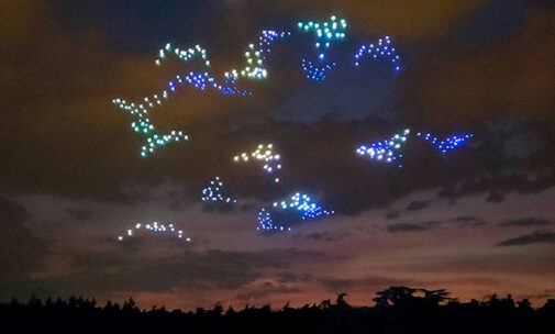 Drone lumineux, spectacle de drones lumineux, DroneArt Show Lyon, France – Nova Sky Stories – Producteur Fever © Vincent Laganier, LZL Services