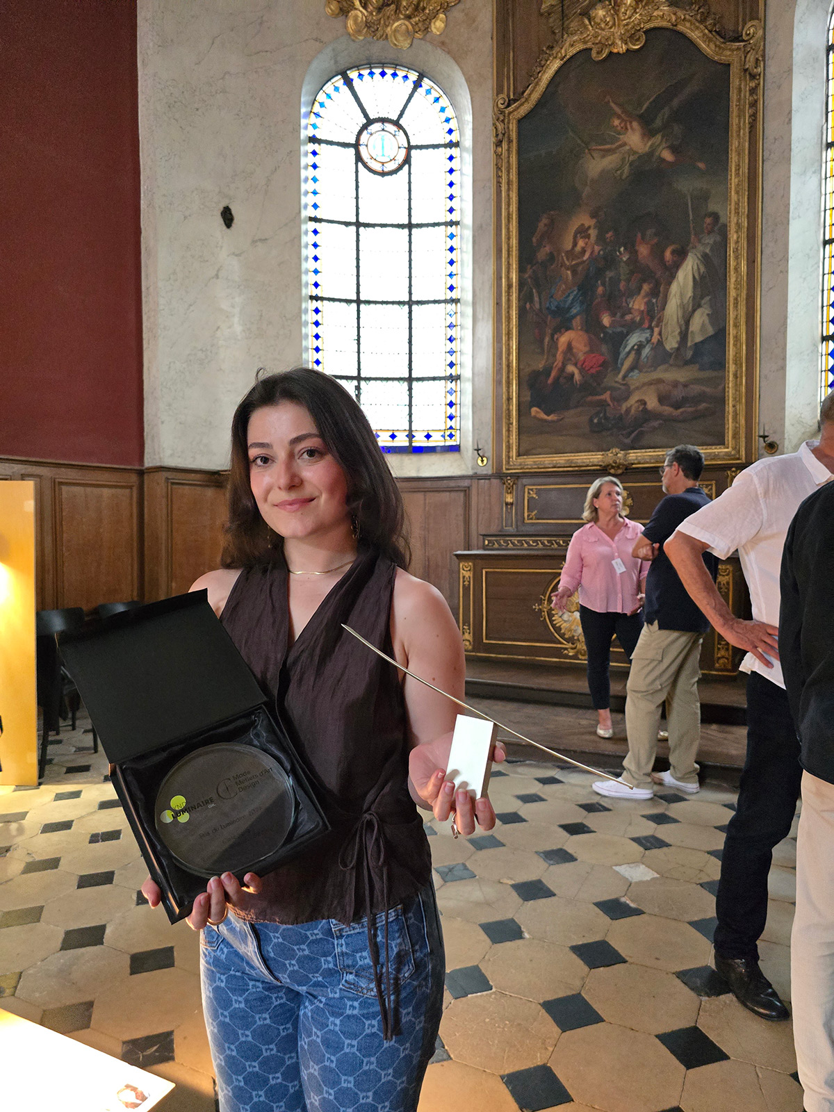 Louise Drouillard et lampe Arcadia, Ecole Bleue - Prix du luminaire extérieur 2026 du Syndicat du luminaire