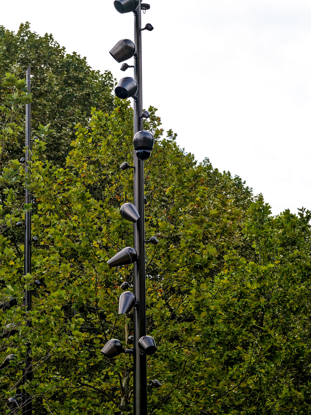 Parc des Sources, mat aiguille et projecteurs, Vichy