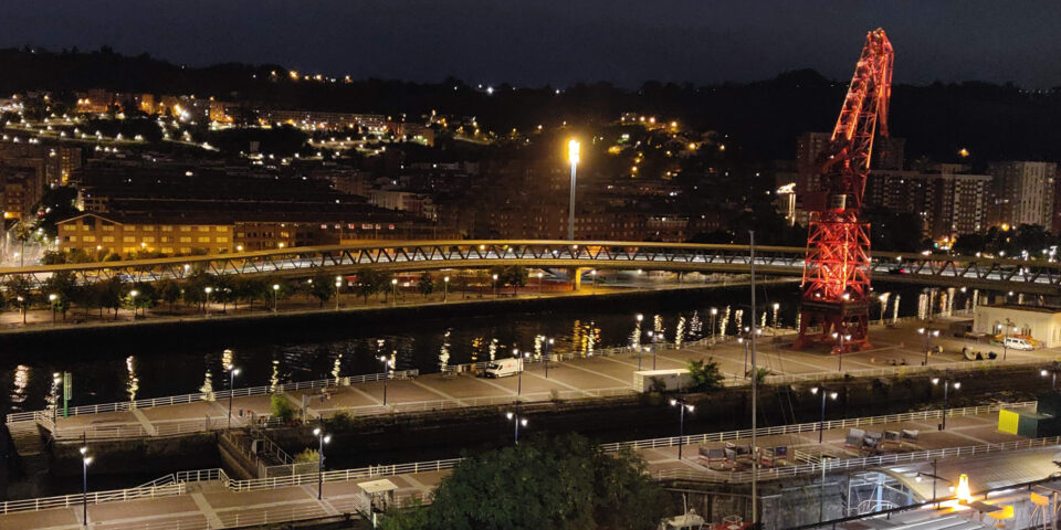 Éclairage exterieur, guide complet pour villes durables - Panorama éclairage public, architectural et urbain, Bilbao, Espagne - Photo © Vincent Laganier, LZL Services