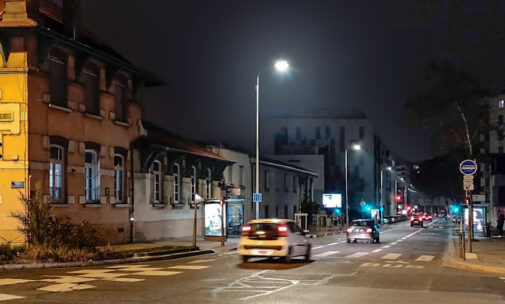 NF EN 13201 une nouvelle jeunesse, éclairage public, rue sens unique avec couloir de bus, Lyon, France © Vincent Laganier